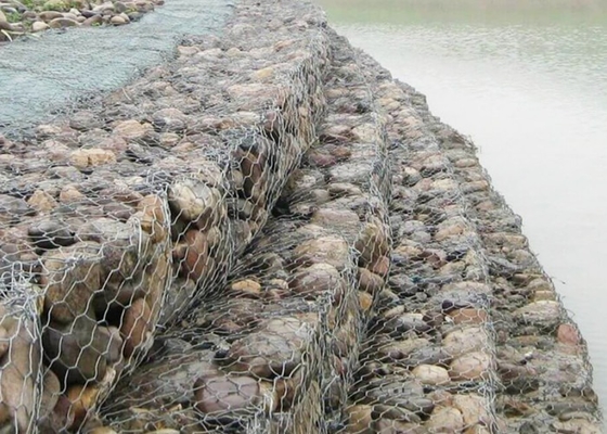 ダムの保護のための2mm六角形の1x1x0.5m電流を通された鋼鉄Gabionのおり