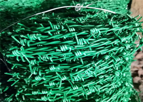 13cmの間隔をあける電流を通された有刺鉄線3mm厚いポリ塩化ビニールの覆い