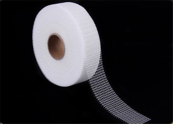50mmの広いガラス繊維の網の網の自己接着乾式壁90mロール