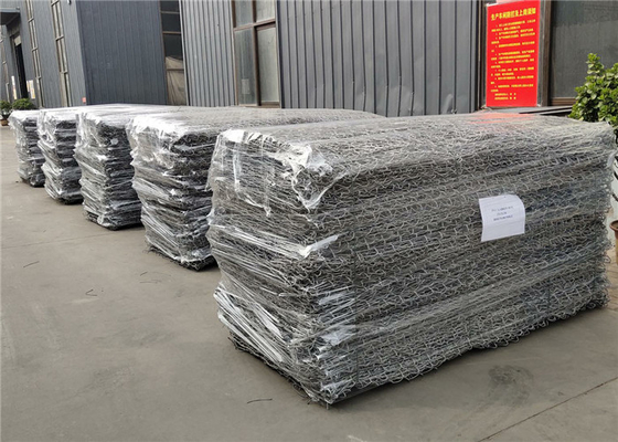 三重の歪んだ80x100mm Gabionの網のバスケットは石造りの河岸の保護を揺する