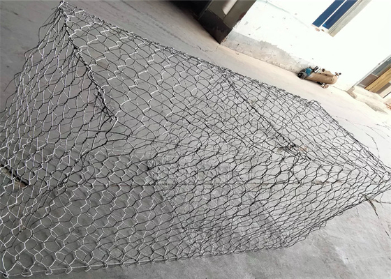 3mm Gabionの網のバスケットの頑丈な三倍は六角形の編まれた電流を通された鋼鉄をねじった