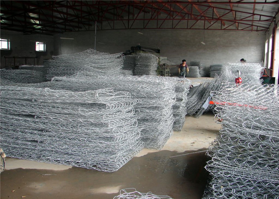 電流を通されたGalfanのZnのAlは六角形の金網Gabion 100x100x100mmに塗った