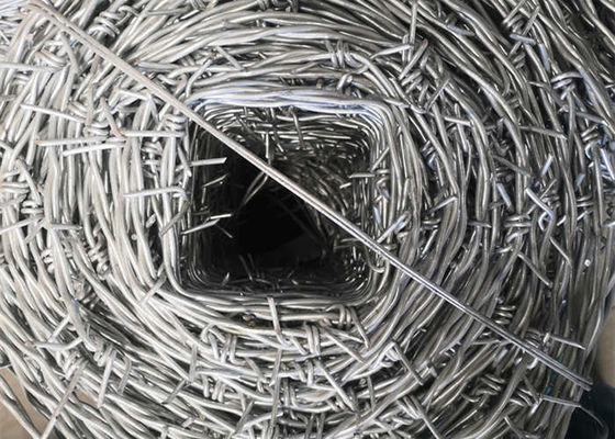 12x14 12ゲージの有刺鉄線のコイルの明るく白い有刺鉄線Bunnings