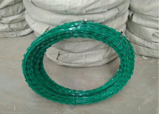 緑の430ステンレス鋼かみそりのコイルの有刺鉄線450mmの高い安全性