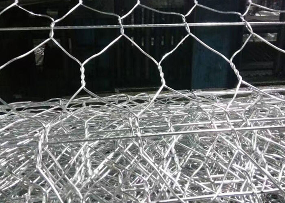 2x1x0.5m 2x1x1mポリ塩化ビニールはGabionの金網の石のおりの錆抵抗に塗った