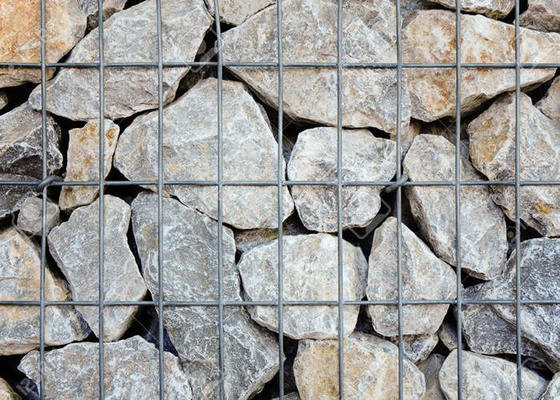 重く電流を通された溶接された網の石はさびないGabions 75×75mmを満たした