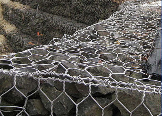 2x1x0.5m 2x1x1mポリ塩化ビニールはGabionの金網の石のおりの錆抵抗に塗った