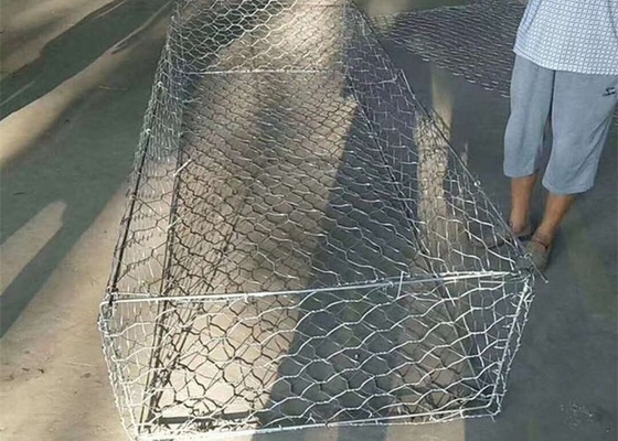 2mm電流を通されたポリ塩化ビニールの六角形の倍は六角形の金網を保護する石の落下をねじった