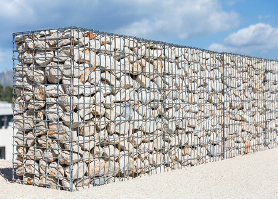 石は壁の溶接された網のGabion 4mmのワイヤ・ゲージ5x5 Cmの穴をおりに入れる