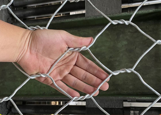 2.7mm純ワイヤーGabionの石箱六角形の編むポリ塩化ビニールは電流を通されて塗った