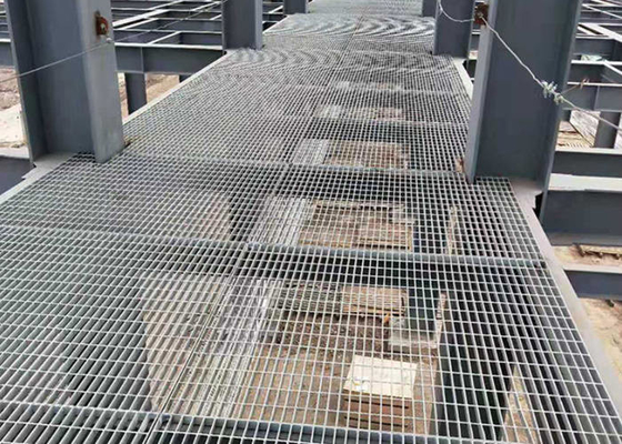 歯付き私道によって鋸歯状にされる電流を通された鋼鉄格子の反スリップ32x5mm棒