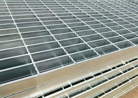 30x5mm電流を通された鋼鉄の明白な棒格子の出版物のロックされた プラグ